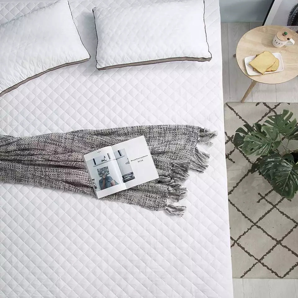 Water Proof Quilted Mattress Cover - Super King (84x78)